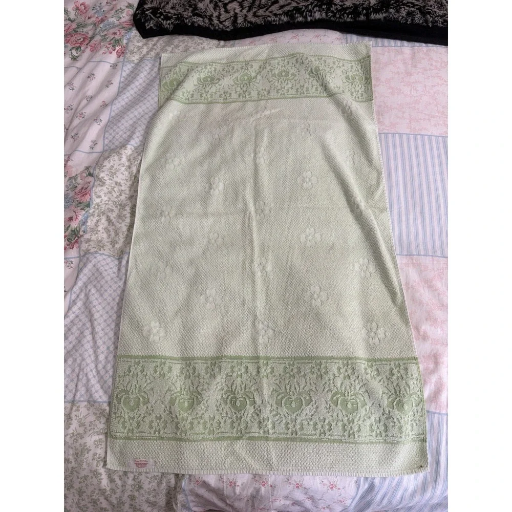 VTG MCM Bath Towel Sears Monticello Green Sculpted Flowers Flower Power